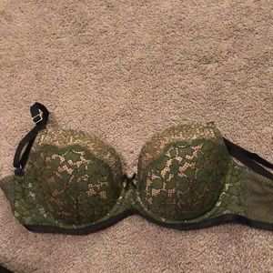 Victoria Secret Bra (32 DDD)